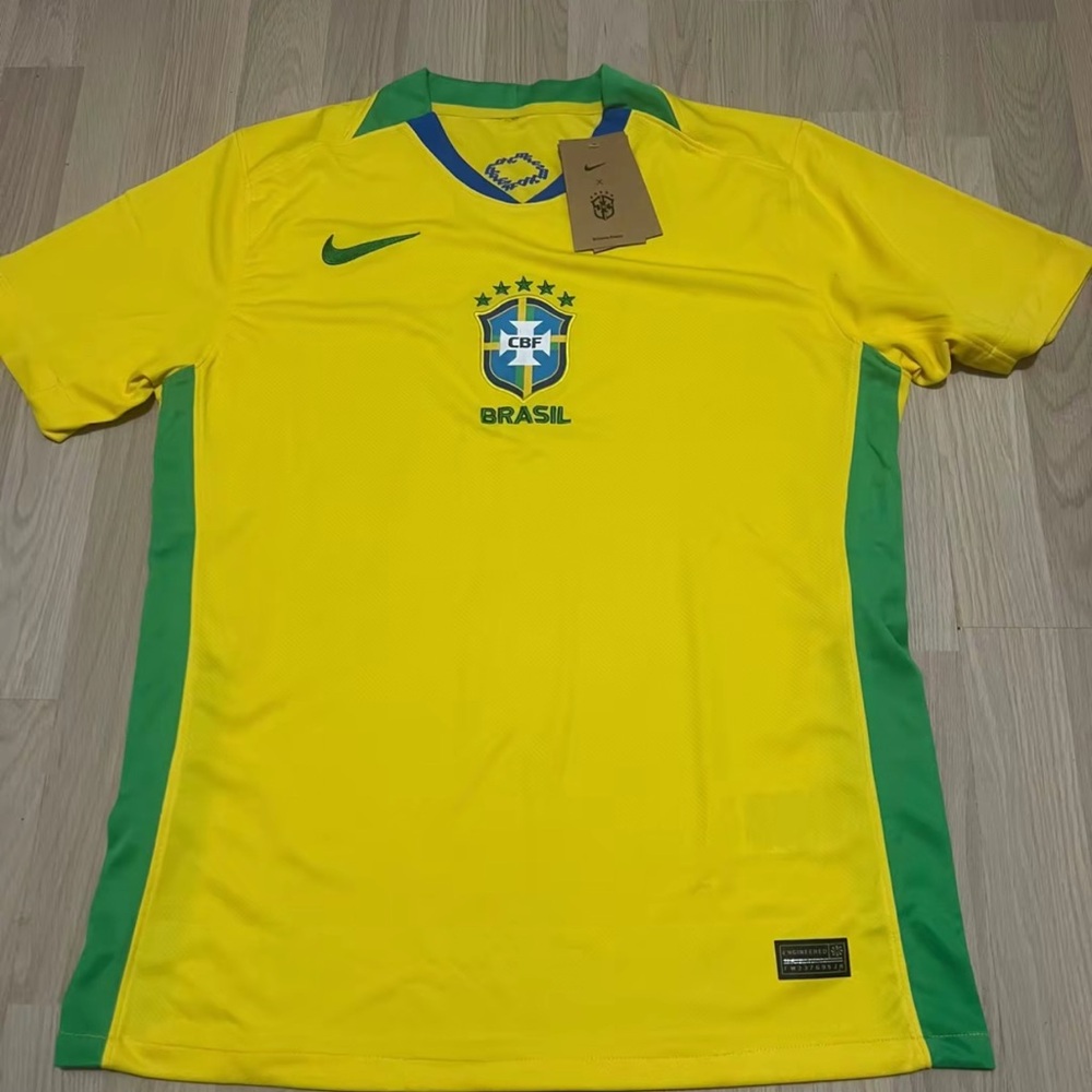 Yellow and green soccer jersey Brazil brand new never worn size medium comes tag